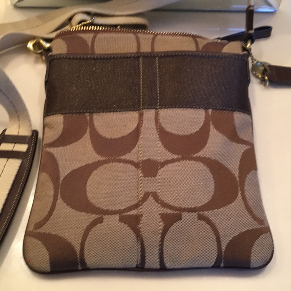 Cross body coach bag.  Like new condition.